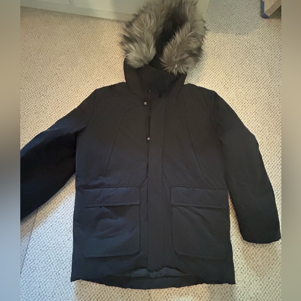 American Eagle Premium Outerwear Size Large Thick Jacket with Fur Hood